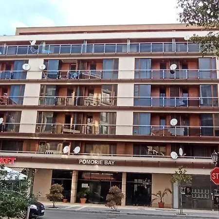 アパート Bay Apartgaliayani ポモリエ